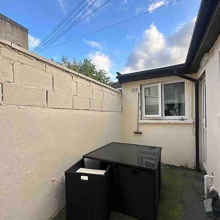 Private Cosy Studio - A1 Location Apartment Dublin Exterior photo