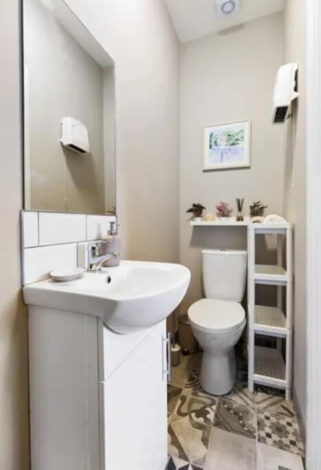 Private Cosy Studio - A1 Location Apartment Dublin Exterior photo