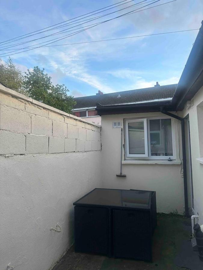 Private Cosy Studio - A1 Location Apartment Dublin Exterior photo